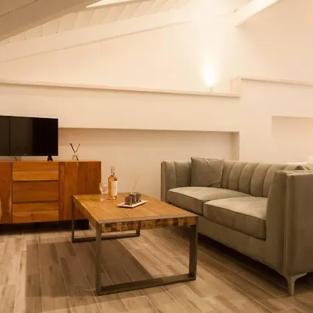 Appartement Luxury House - Lovely Rustic Charm Attic *